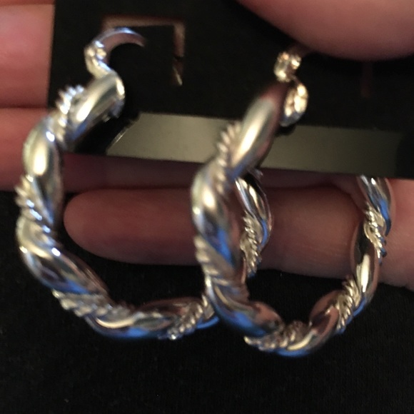 Sterling Silver Detailed Hoop Earrings - Picture 4 of 4